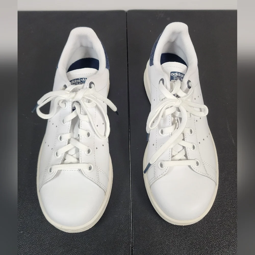 Adidas Stan Smith Junior Size 3.5US - Picture 3 of 6